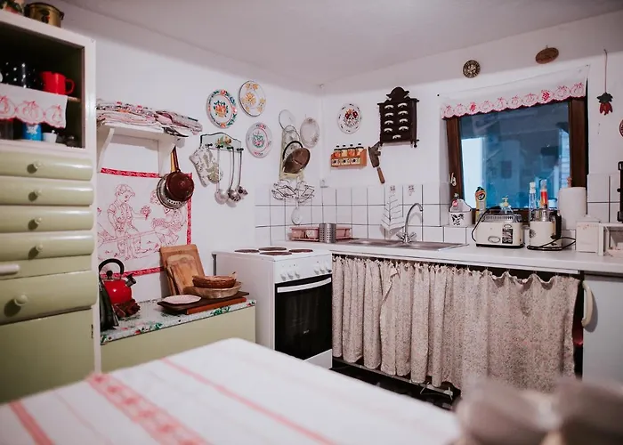 Nyugalom Az Erdo Koezepen