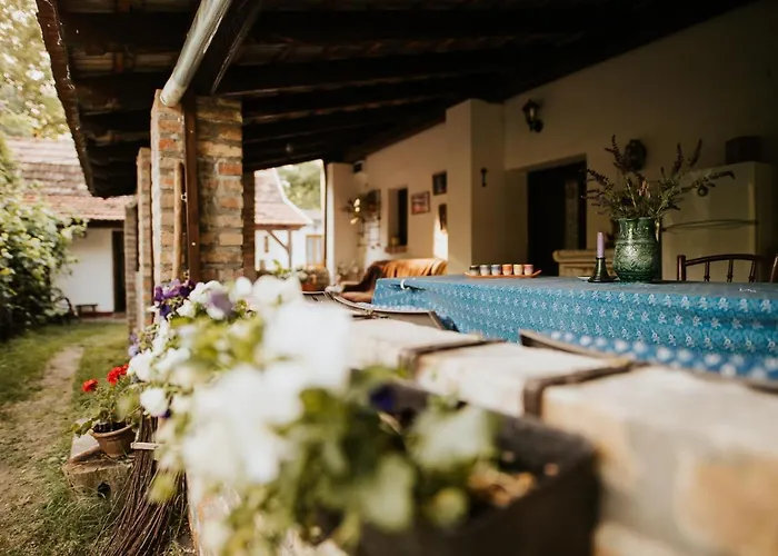 Nyugalom Az Erdo Koezepen Gasthof 4*