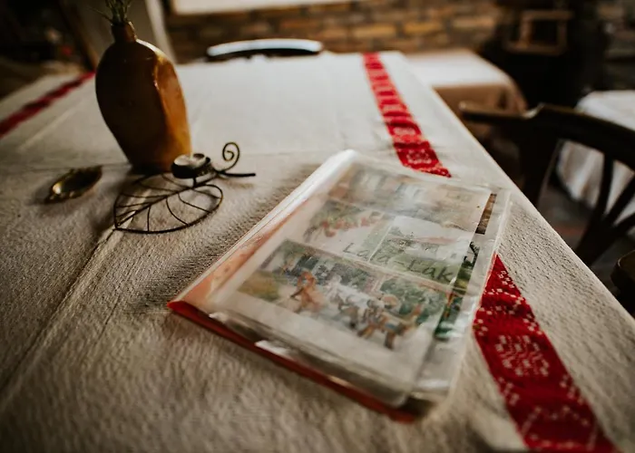 Nyugalom Az Erdo Koezepen Gasthof 4*