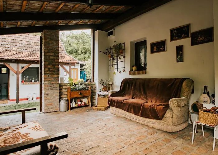 Nyugalom Az Erdo Koezepen