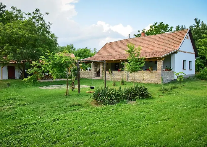 Nyugalom Az Erdo Koezepen Gasthof