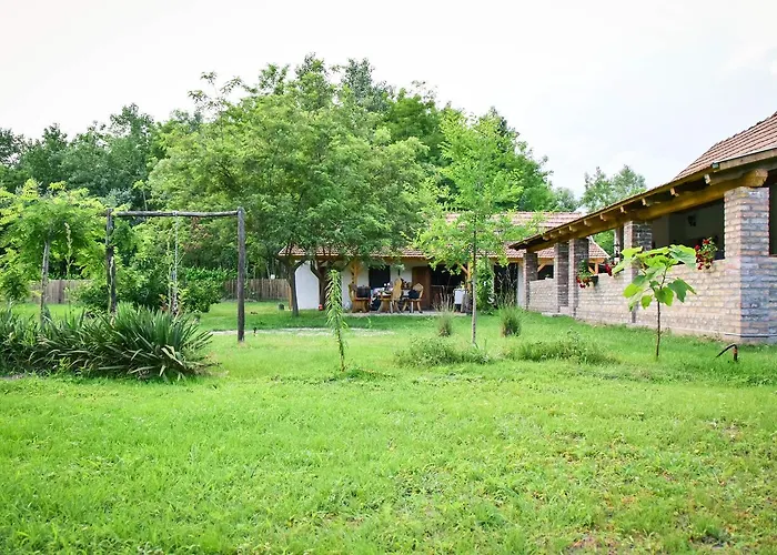 Gasthof Nyugalom Az Erdo Koezepen