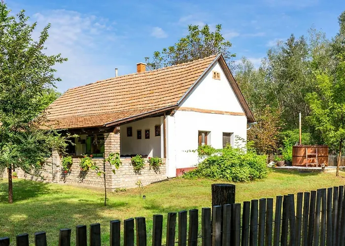 Guest house Nyugalom Az Erdo Koezepen 4*