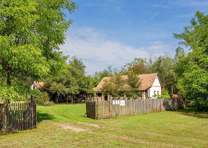 Nyugalom Az Erdo Koezepen Gasthof